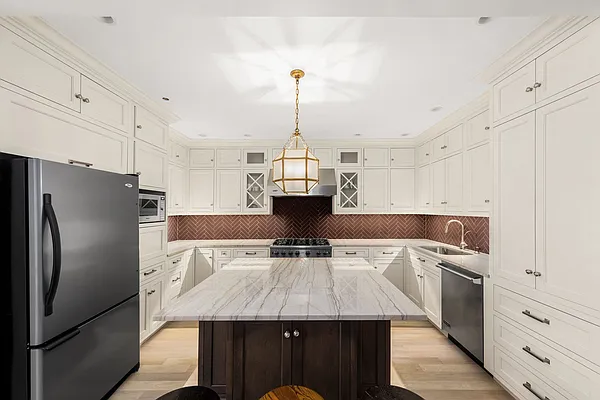 Sold by Compass | media 5