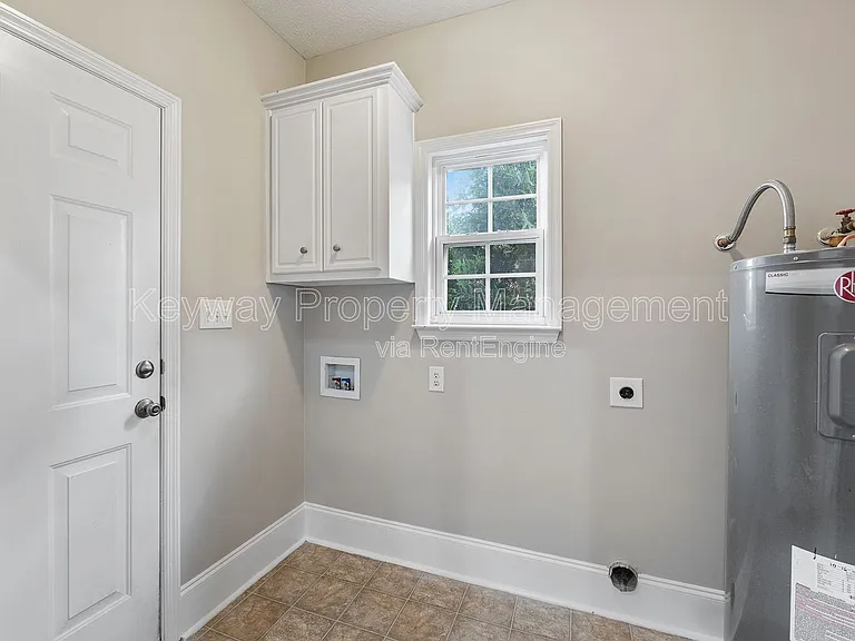 4890 Somerset Dr — Photo 17
