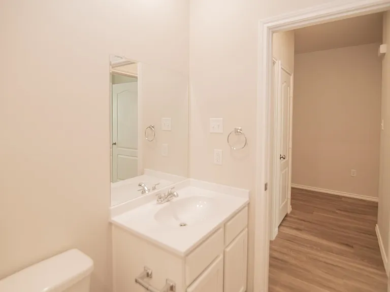 100 Mia Ln — Photo 16