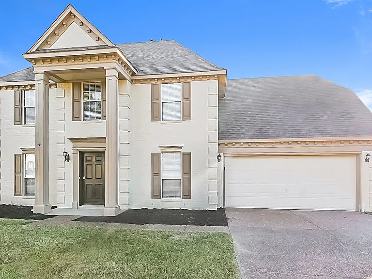 7170 Fox Creek Dr — Photo 1