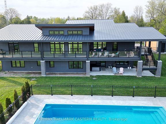 4th image of 1483 Webster Rd