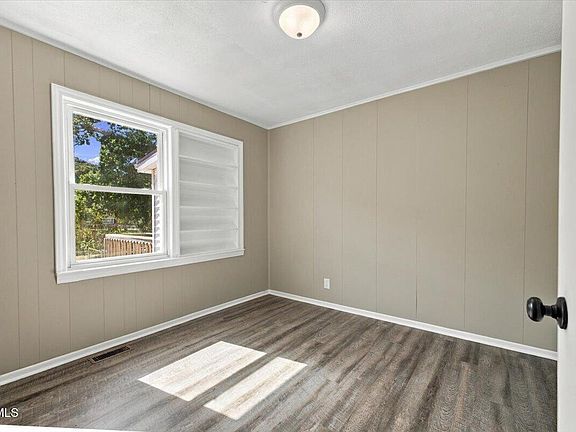 4th image of 200 Dennis Cove Rd