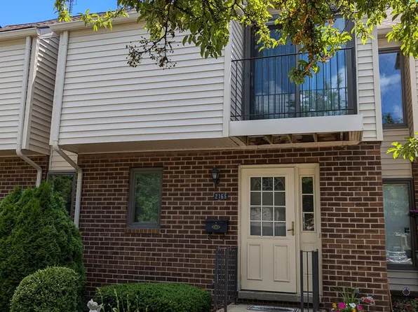 2141 Village West Dr S, Lapeer, MI 48446