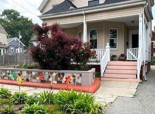 10 Lillian Ave, Providence, RI 02905