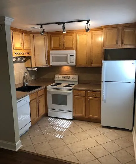 2018 S Milledge Ave #4 — Photo 3