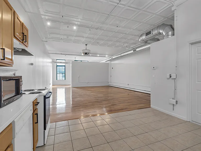 83 Main St #5 — Photo 4