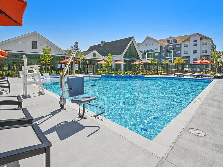 Fieldside Grande Apartments & Townhomes — Photo 42
