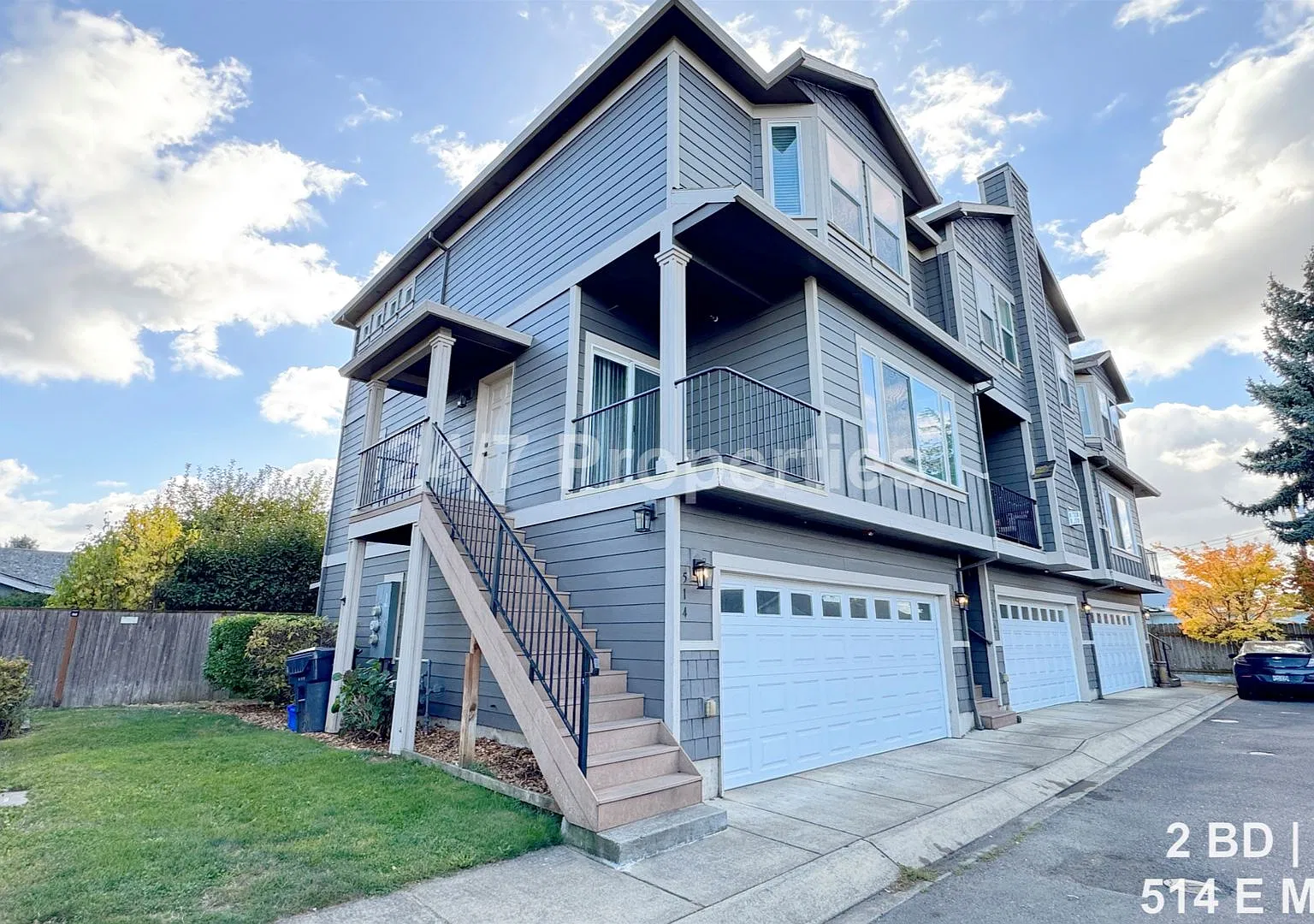 Spacious & Modern 2 BD | 2.5 BA Townhome - Molalla — Photo 2