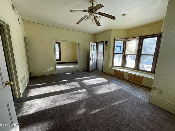 3rd image of 713 2nd Ave S