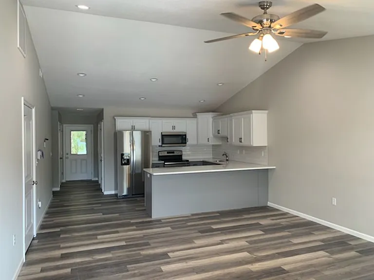 1810 Saint Mathews St — Photo 3