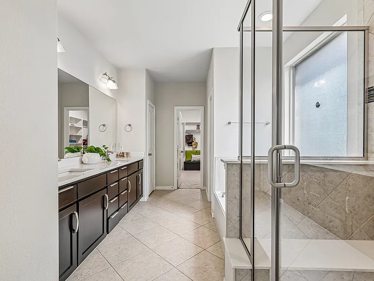 1828 Houghton Dr — Photo 21