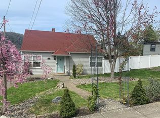 1650 SE Main St, Roseburg, OR 97470
