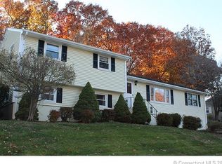 25 Bel Aire Dr, Plainville, CT 06062