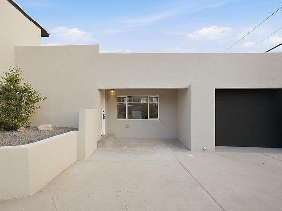 3rd image of 2614 Schell Pl NE