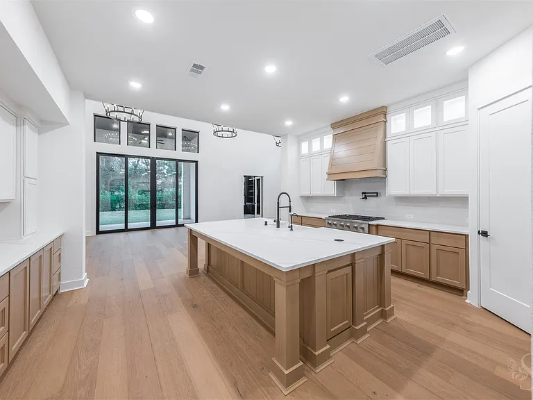 4318 Driftrose Dr — Photo 12