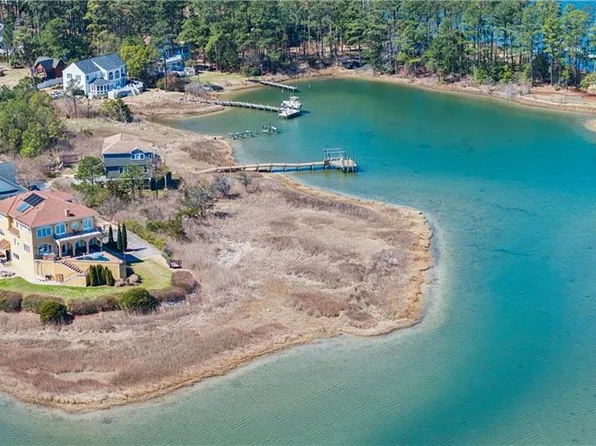 Par E Barbara Ln, Poquoson, VA 23662