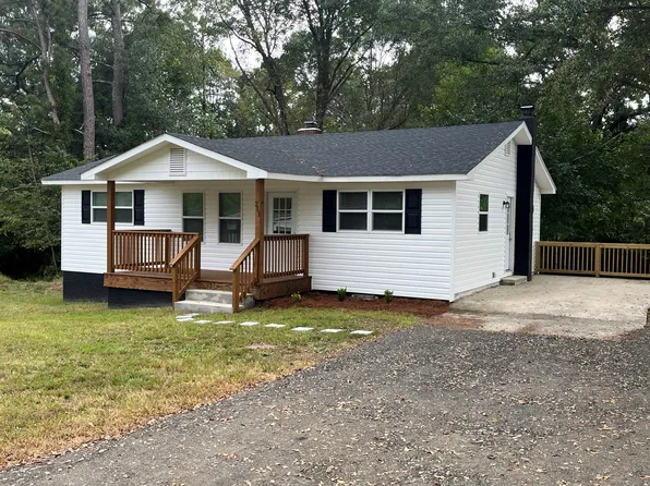 211 Rhode Island Cir, Chesnee, SC 29323