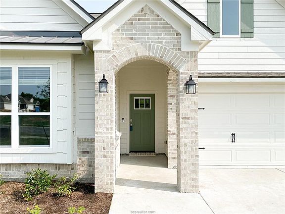 5th image of 1926 Cambria Dr