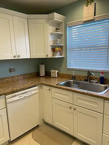 705 Lori Dr #210 — Photo 8