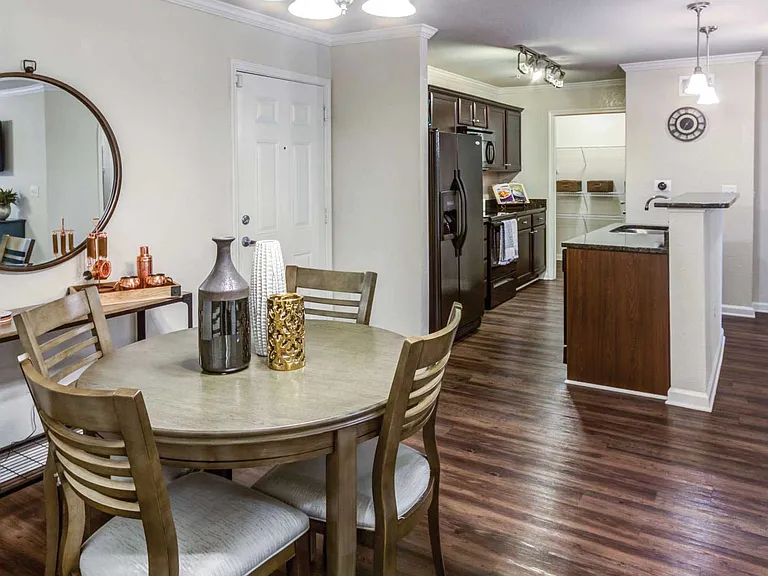 Carolina Point Apartments — Photo 3
