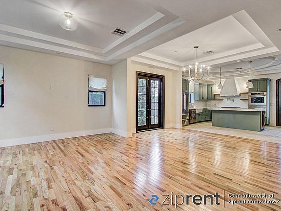 2nd image of 320 Gifford Ave