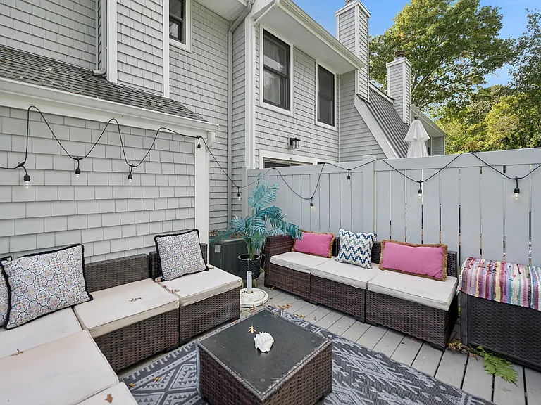 50 Hubbard Ln #5 — Photo 16