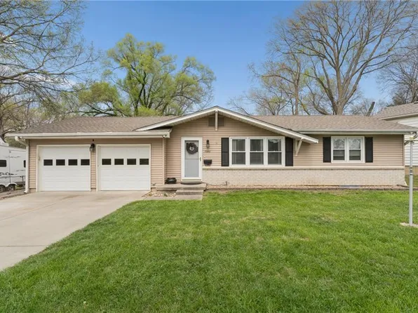 7340 Goddard Dr, Shawnee, KS 66203