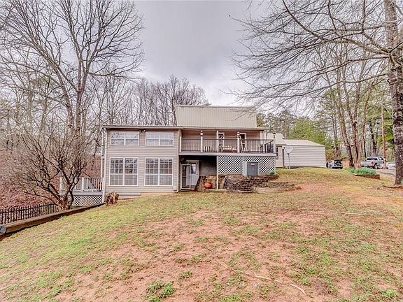 3rd image of 22 Etna Loop