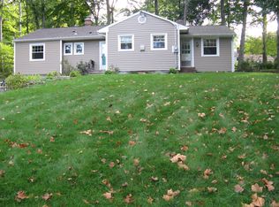 698 Beechcrest Dr, River Vale, NJ 07675