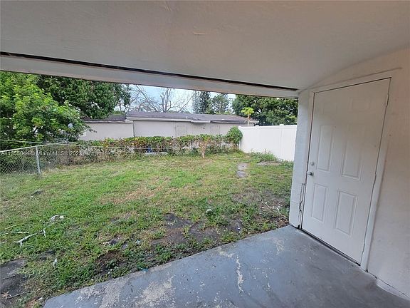 4th image of 2647 NW 20th St