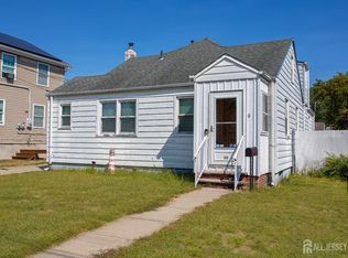 12 Eisenhower Dr, Sayreville, NJ