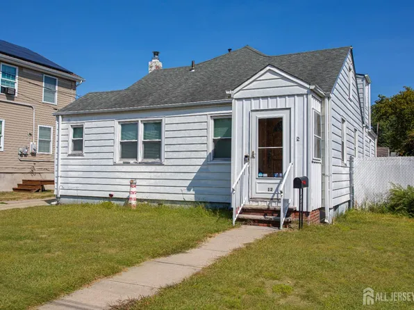 12 Eisenhower Dr, Sayreville, NJ 08872