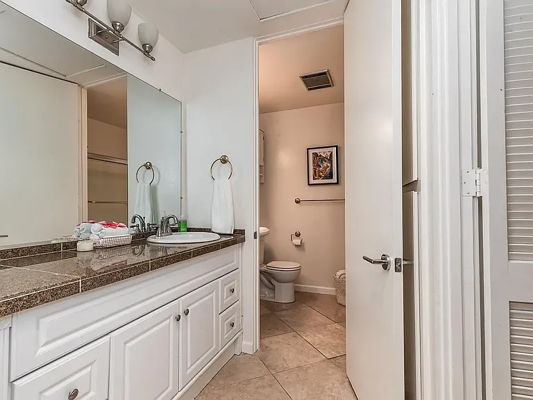6526 Ocean Crest Dr #A302 — Photo 4
