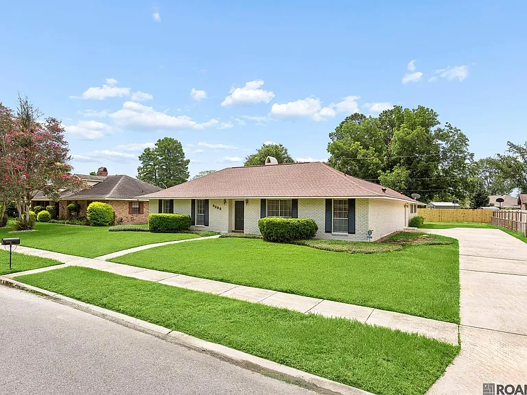 9888 Grand Teton Ave — Photo 2