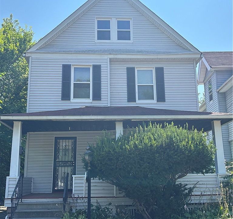 1st image of 594 E 107th St