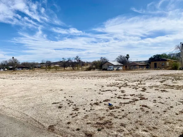 105 E Morin St #7, Del Rio, TX 78840