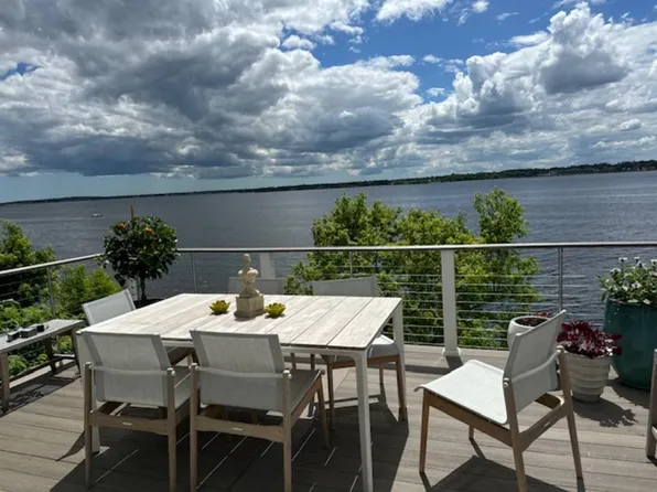 210 Narragansett Ave, Riverside, RI 02915