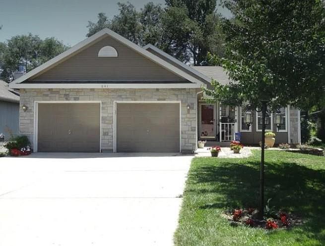 1st image of 841 Meadow Ln