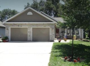841 Meadow Ln, Leavenworth, KS 66048