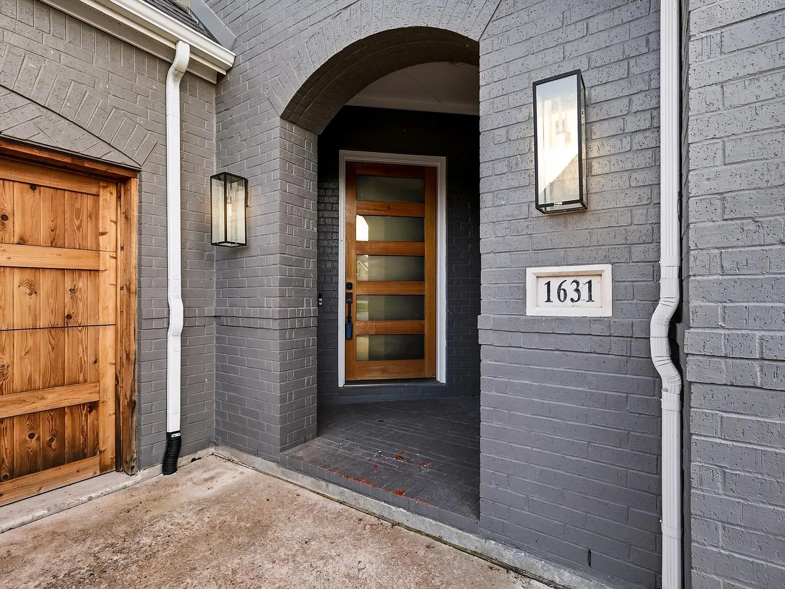 4 bed, 3671 sqft, $5,250 — Photo 3