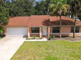 301 Oak Track Pass, Ocala, FL 34472