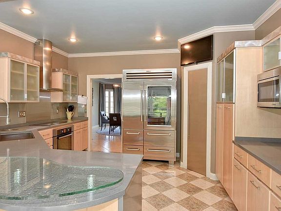 5th image of 2111 Duffers Ln
