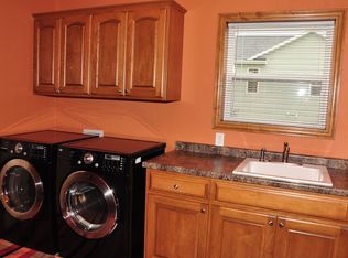 2129 Olde Country Cir, Kaukauna, WI 54130