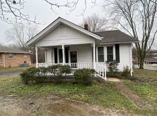 682 Circle Dr, Springfield, TN 37172