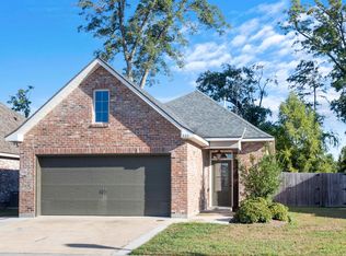 320 Lake Breeze Dr, Baton Rouge, LA 70820