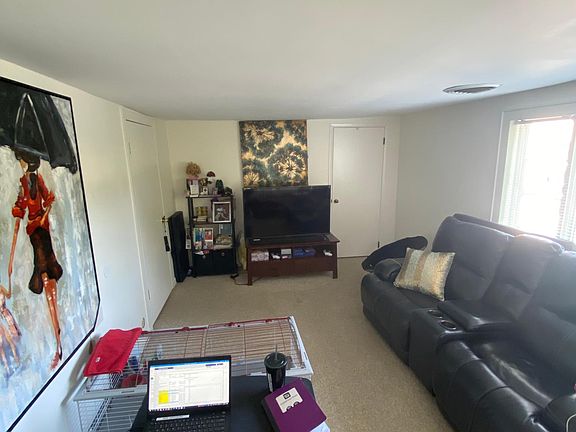 2nd image of 204 Irvington Ave #2