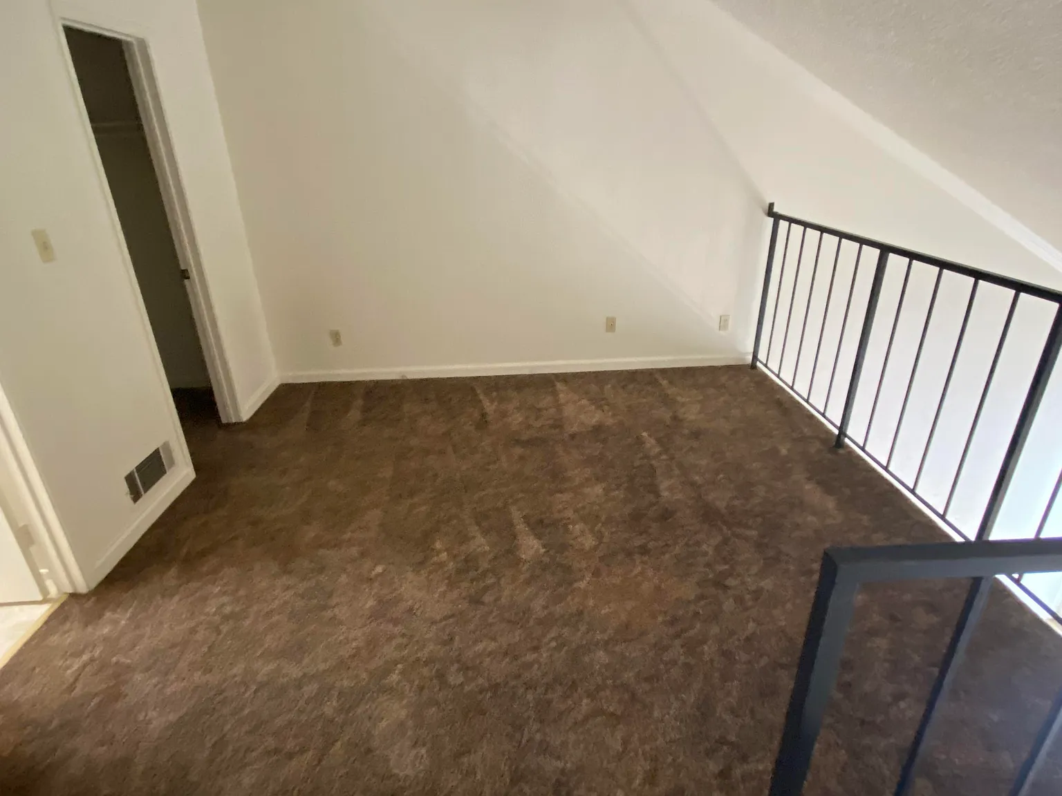 1 bed, 690 sqft, $1,100 — Photo 4