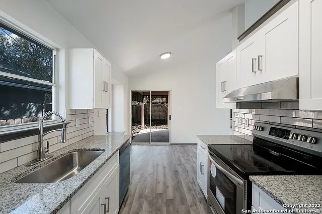 9014 Gill Brg — Photo 18