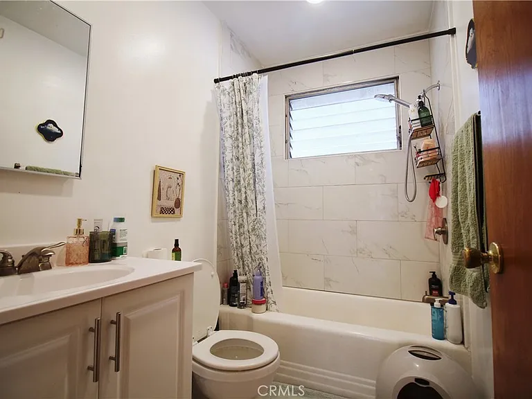 1224 N Mansfield Ave — Photo 6