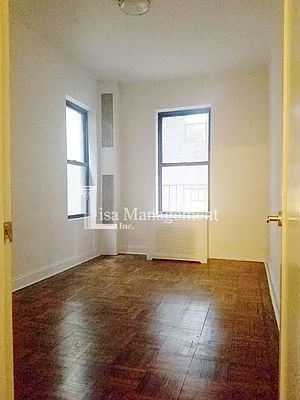 Rented by Lisa Management | media 11